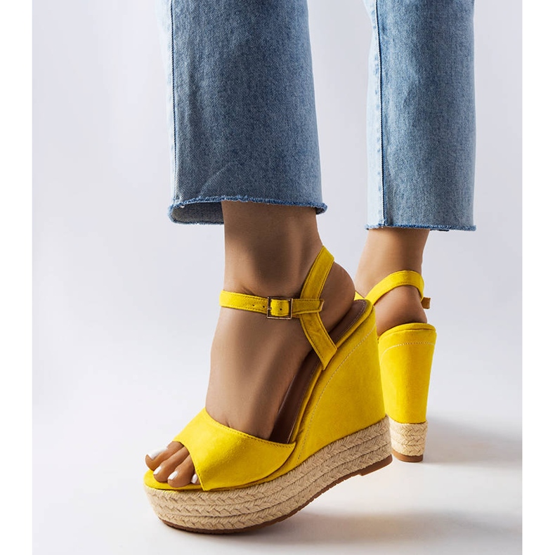 Espadrillas con zeppa di colore giallo di Inala 1