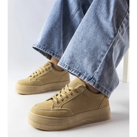 Sneaker beige con plateau di Amathymes 1