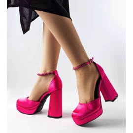 Décolleté rosa con tacco alto di Elida 1