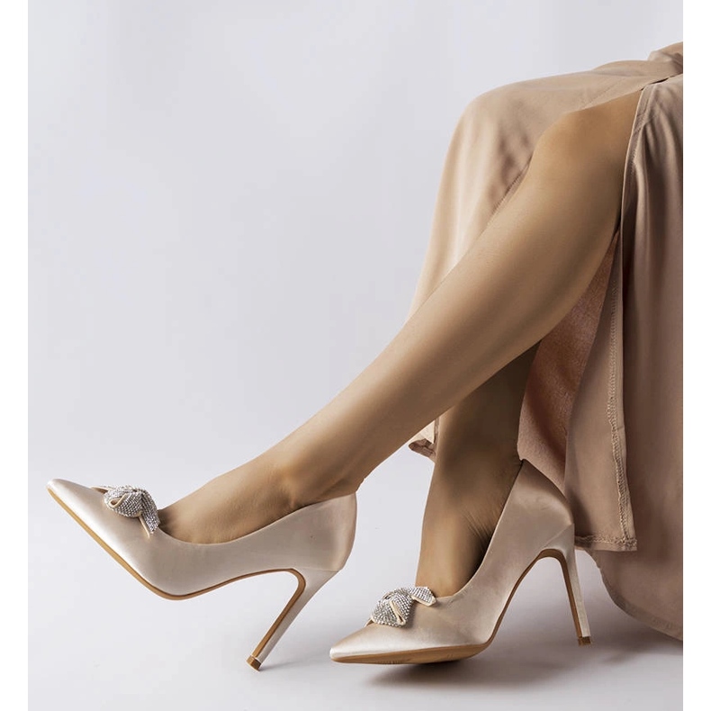 Spille beige con finitura satinata e fiocco Mia 2