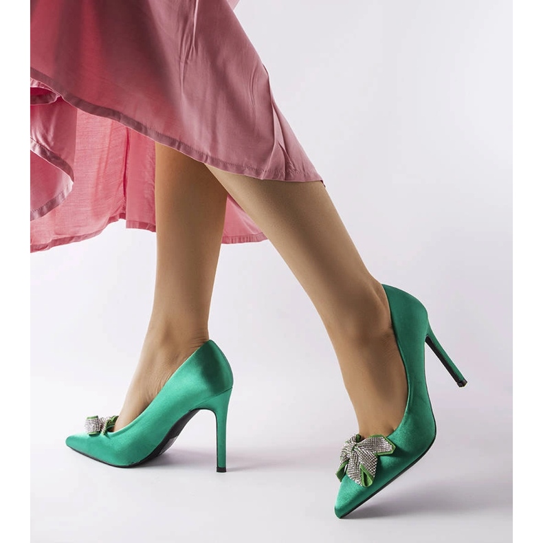 Spille verdi con finitura satinata e fiocco Mia verde 2