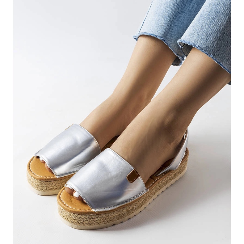 Espadrillas con plateau color argento di Sadbera d'argento 1