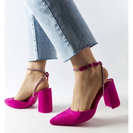 Décolleté con tacco rosa di Stella 1