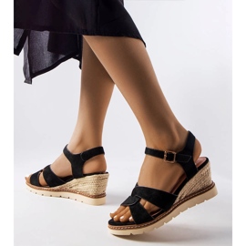 Sandali con zeppa di colore nero di Silvana 1