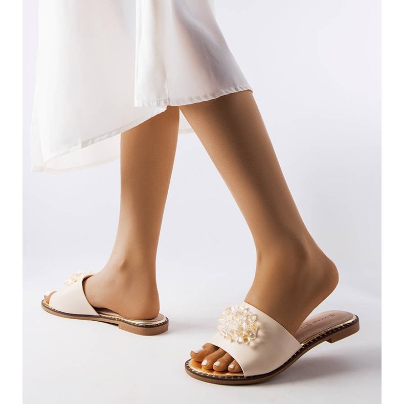 Cursori beige con cristalli di Lowa 2