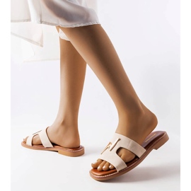 Ciabatte piatte beige di Leyra 2