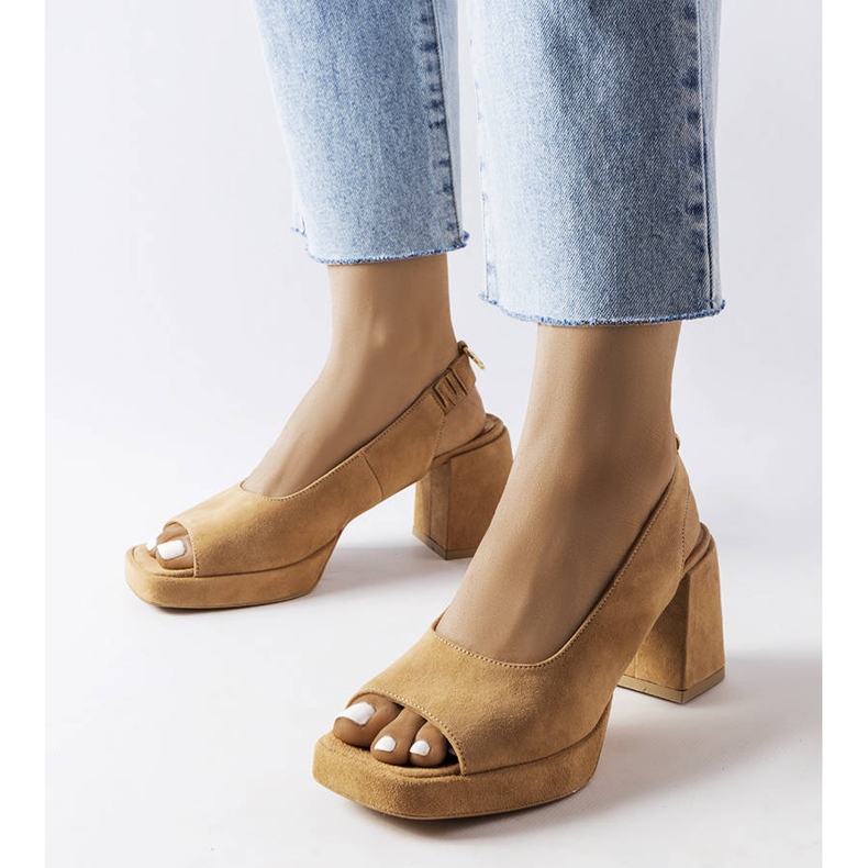 Sandali a blocchi in velluto Karino beige 1