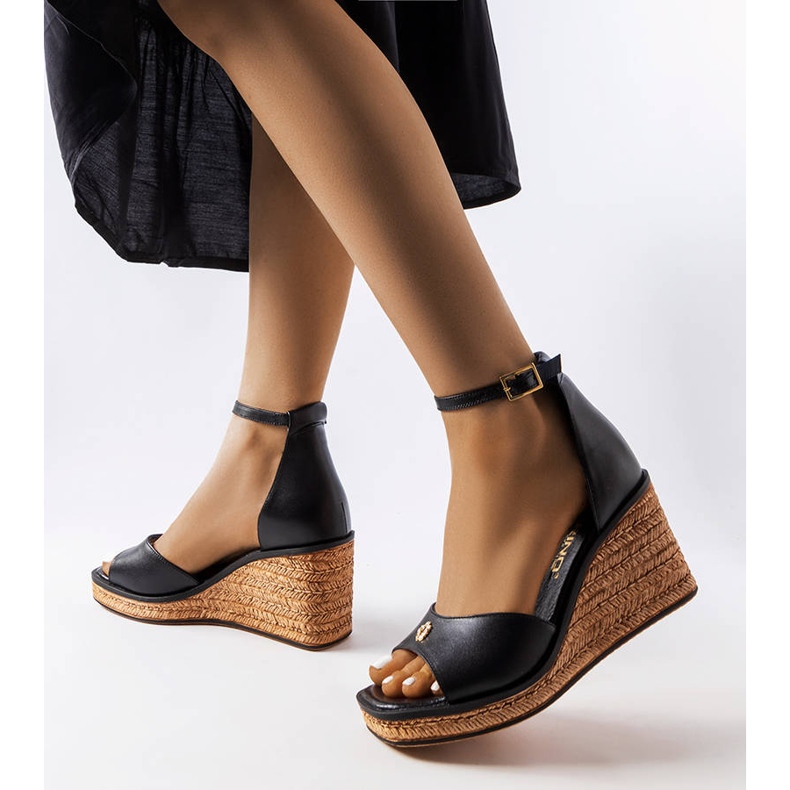 Sandali con zeppa neri di Karino nero 1