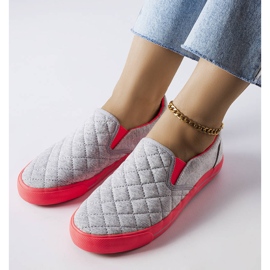 Sneaker senza lacci trapuntate di colore grigio di Balsamo 1
