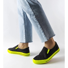Sneaker senza lacci trapuntate di colore nero di Balsamo 1