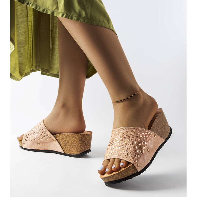 Sandali con zeppa in strass rosa di Guymon 2