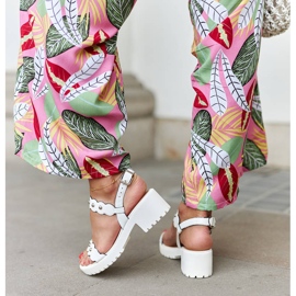 Sandali bianchi a blocchi di Donizetti bianco 2