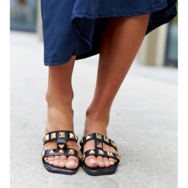 Ciabatte nere decorate con borchie Agnano nero 1