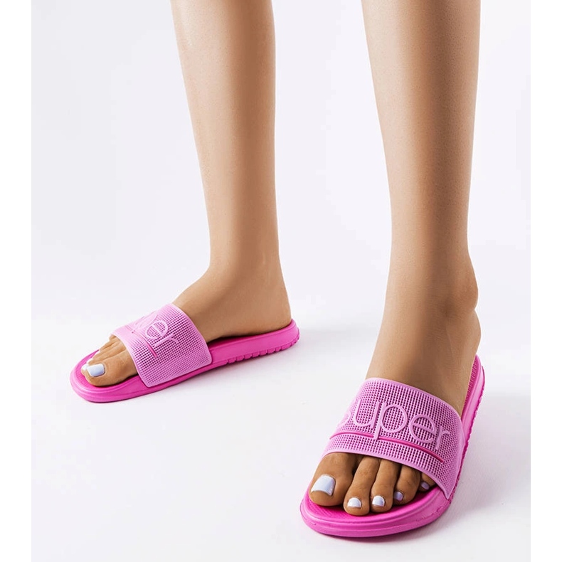 Pantofole in gomma rosa di Azelio 1