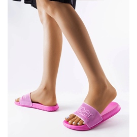 Pantofole in gomma rosa di Azelio 2