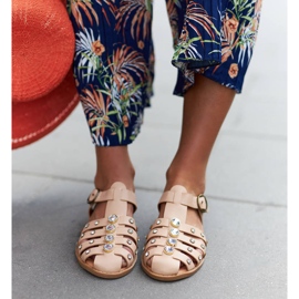 Sandali beige decorati con strass di Gaetano 2