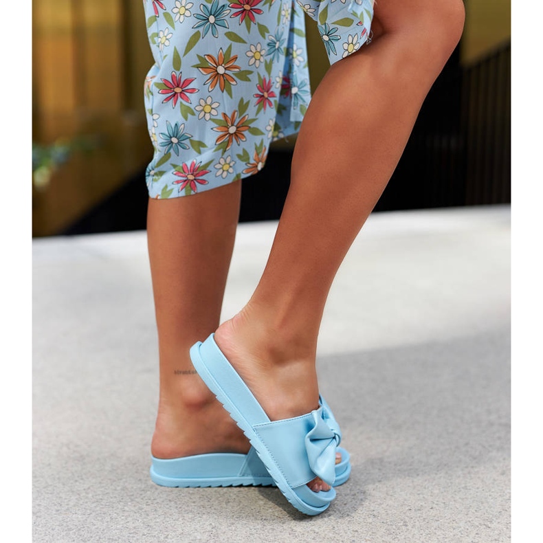 Ciabatte blu con fiocco di Servigliano 2