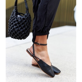 Ballerine nere con tacco aperto di Lazzaro nero 1