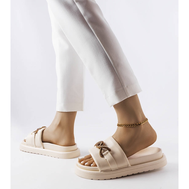 Ciabatte beige con plateau di Frédérique 2