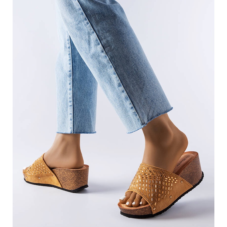 Sandali con zeppa beige scuro di Guymon 2