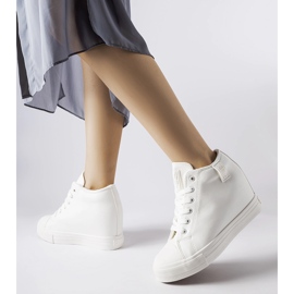 Sneakers con zeppa bianche Big Star MM274002 bianca 1