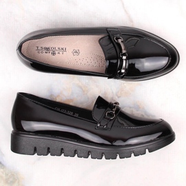 Comode scarpe con zeppa da donna in vernice nera di T.Sokolski nero 2