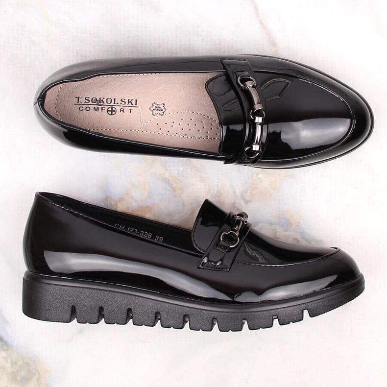 Comode scarpe con zeppa da donna in vernice nera di T.Sokolski nero 2