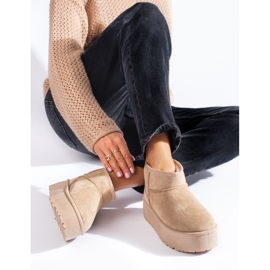 Scarponi da neve corti beige sulla piattaforma Shelovet 2