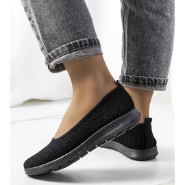 Sneakers nere traforate di Ilse nero 1