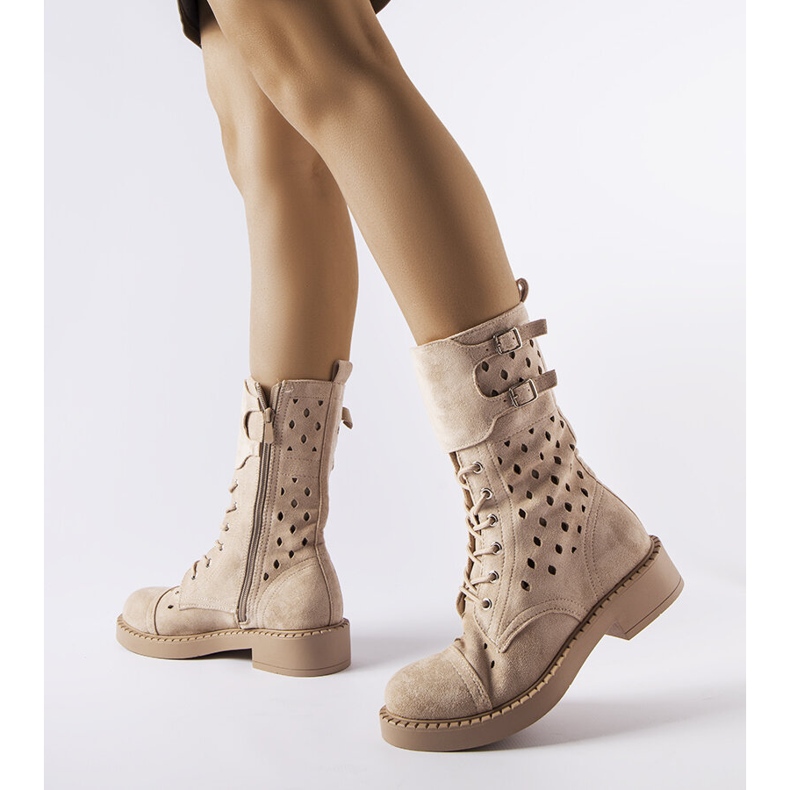 Stivali traforati beige di Legault 1