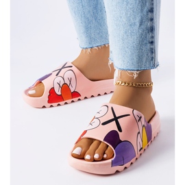 Infradito rosa con battistrada e stampe Lindale 1