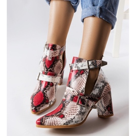 Stivali da donna bianchi e rosa di Itabi beige 1