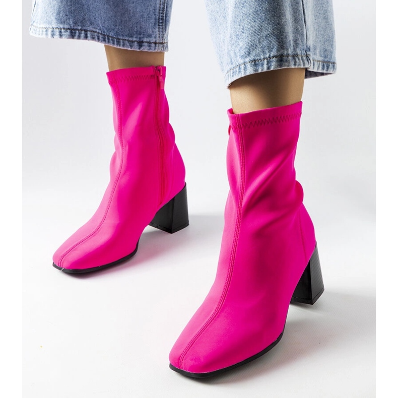 Stivali con tacco in raso rosa di Laforgen 1