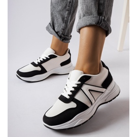 Scarpe da ginnastica sportive bianche e nere di Tornano bianco 1