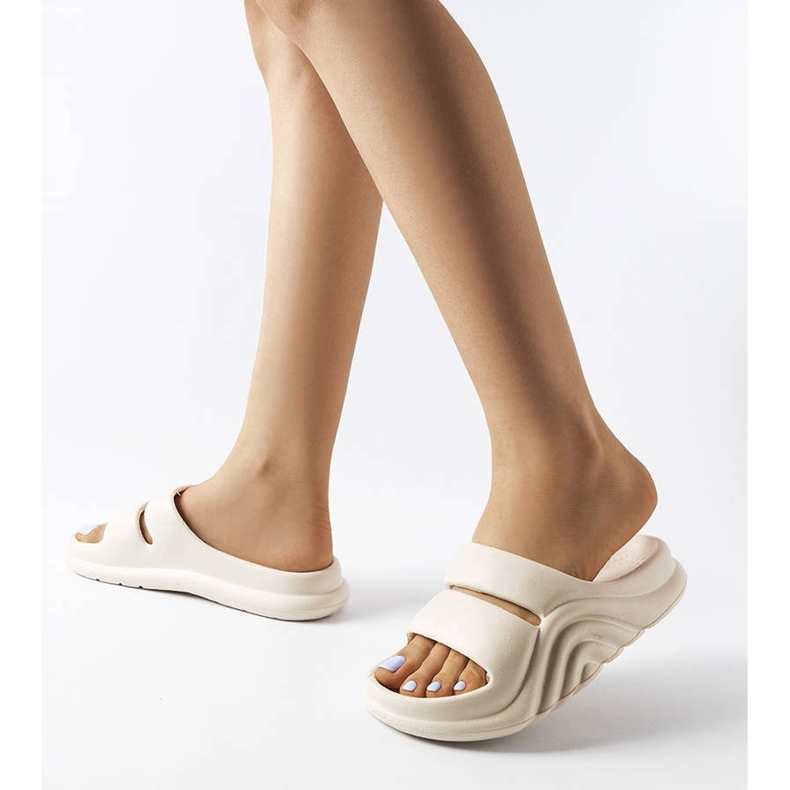 Ciabatte in gomma beige di Geneve 2