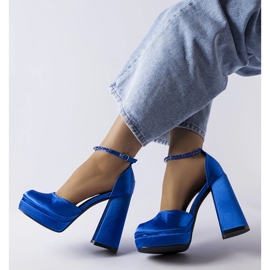 Décolleté blu con tacco alto di Elida 1