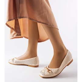 Ballerine traforate beige di Schiavone 1