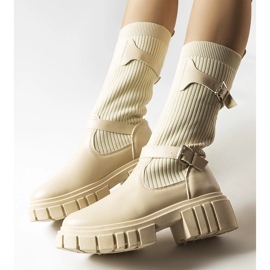 Eleganti stivali beige con tomaia elastica di Ida 1