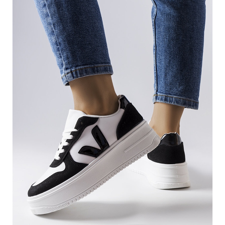 Sneakers con plateau in bianco e nero di Plouffe 1