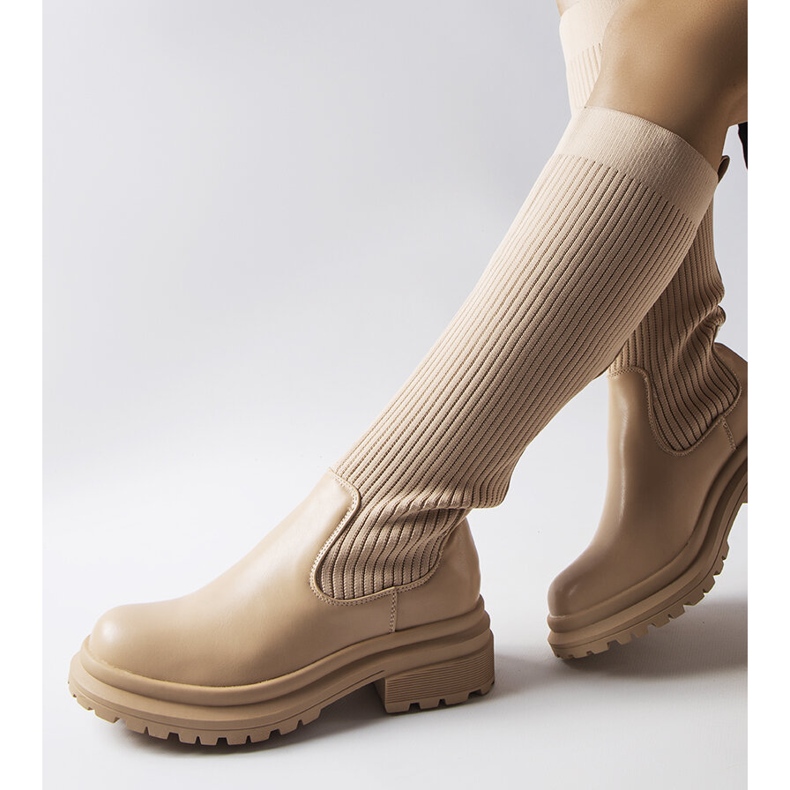 Stivali beige con tomaia elastica di Montere 1