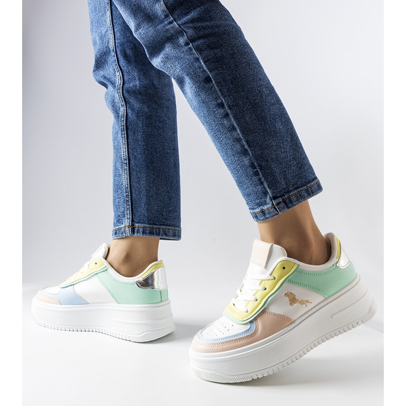 Sneakers colorate sulla piattaforma Gidle bianca 1