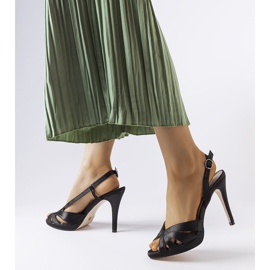 Sandali neri con tacco in alpaca nero 1