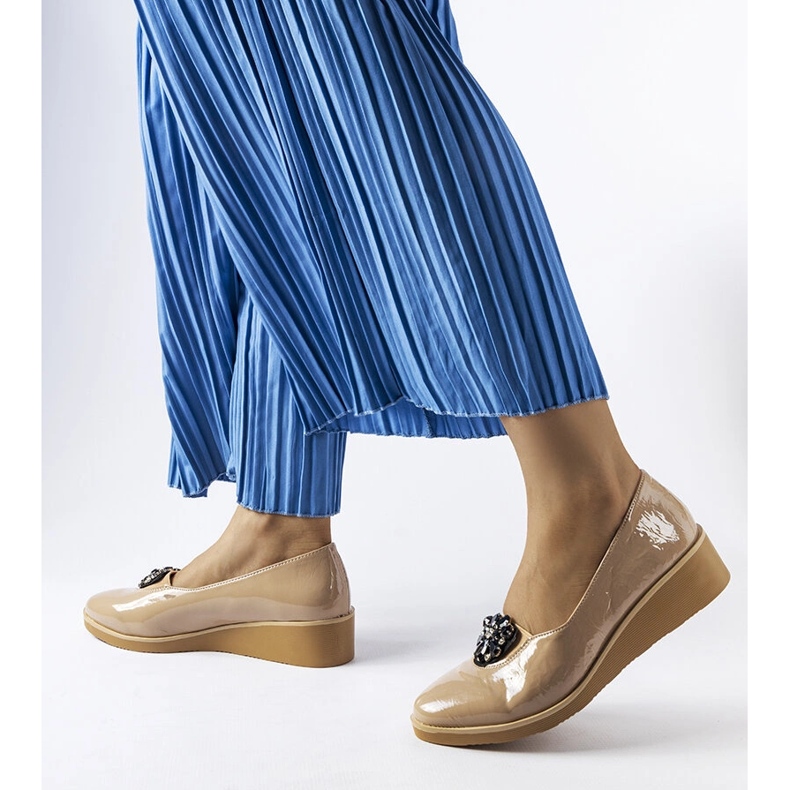 Ballerine laccate beige con decorazione Mellori 2