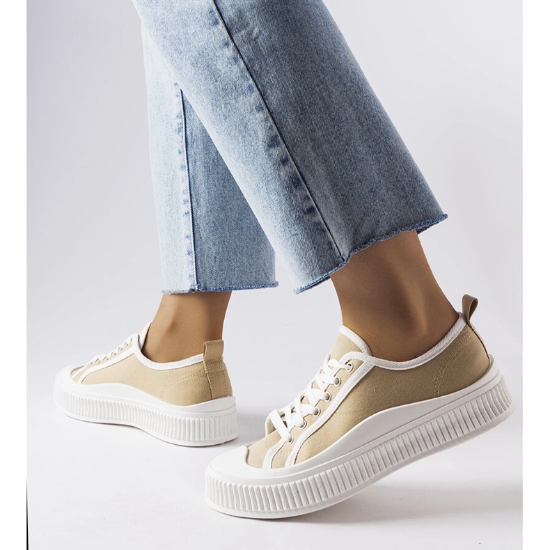 Sneakers con plateau beige di Alfianello 1