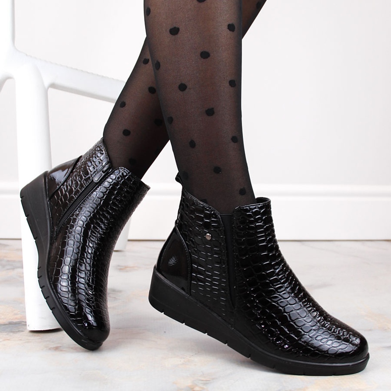 Stivaletti da donna in vernice nera con zeppa sul cavallo, T.Sokolski Z23-333 nero 1