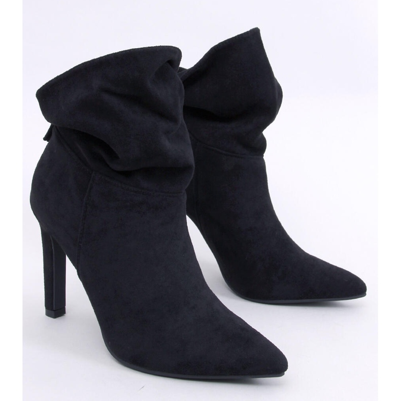 Yvonne Stivaletti con tacco alto in camoscio nero 1