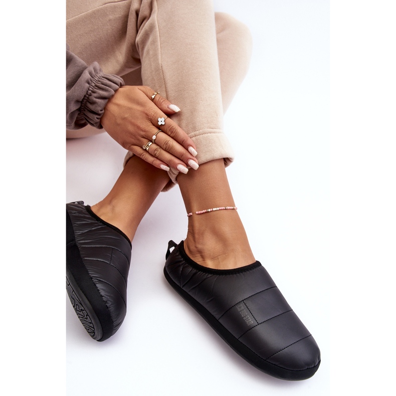 Pantofole isolanti da donna nere Big Star KK274604 nero 1