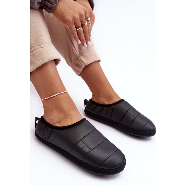 Pantofole isolanti da donna nere Big Star KK274604 nero 2