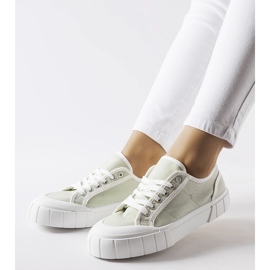 Sneakers verdi su una spessa piattaforma Egidio verde 1