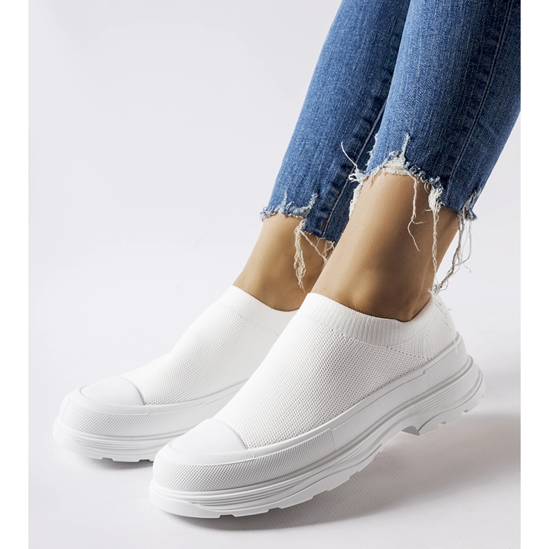 Sneakers slip-on bianche sulla piattaforma Baratili bianca 1